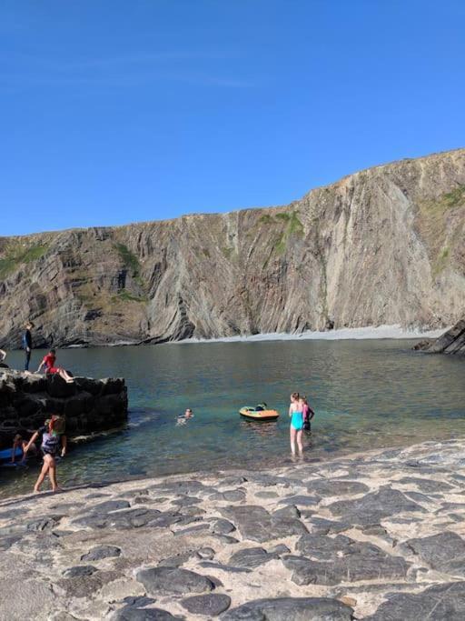 Rosie'S Place Hartland Esterno foto
